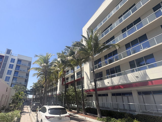 Costa Hollywood Condo photo 3